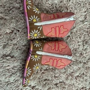 Tiny haul cowgirl infant boots, size 3 style daisy